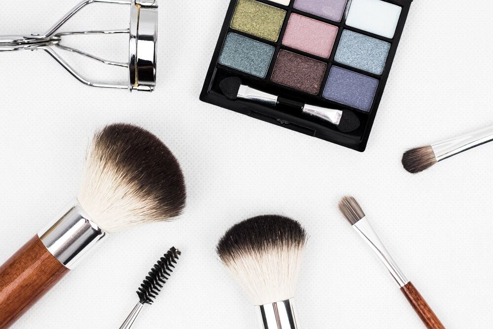 Produtos de beleza e maquiagem - Imagem de kinkates por Pixabay